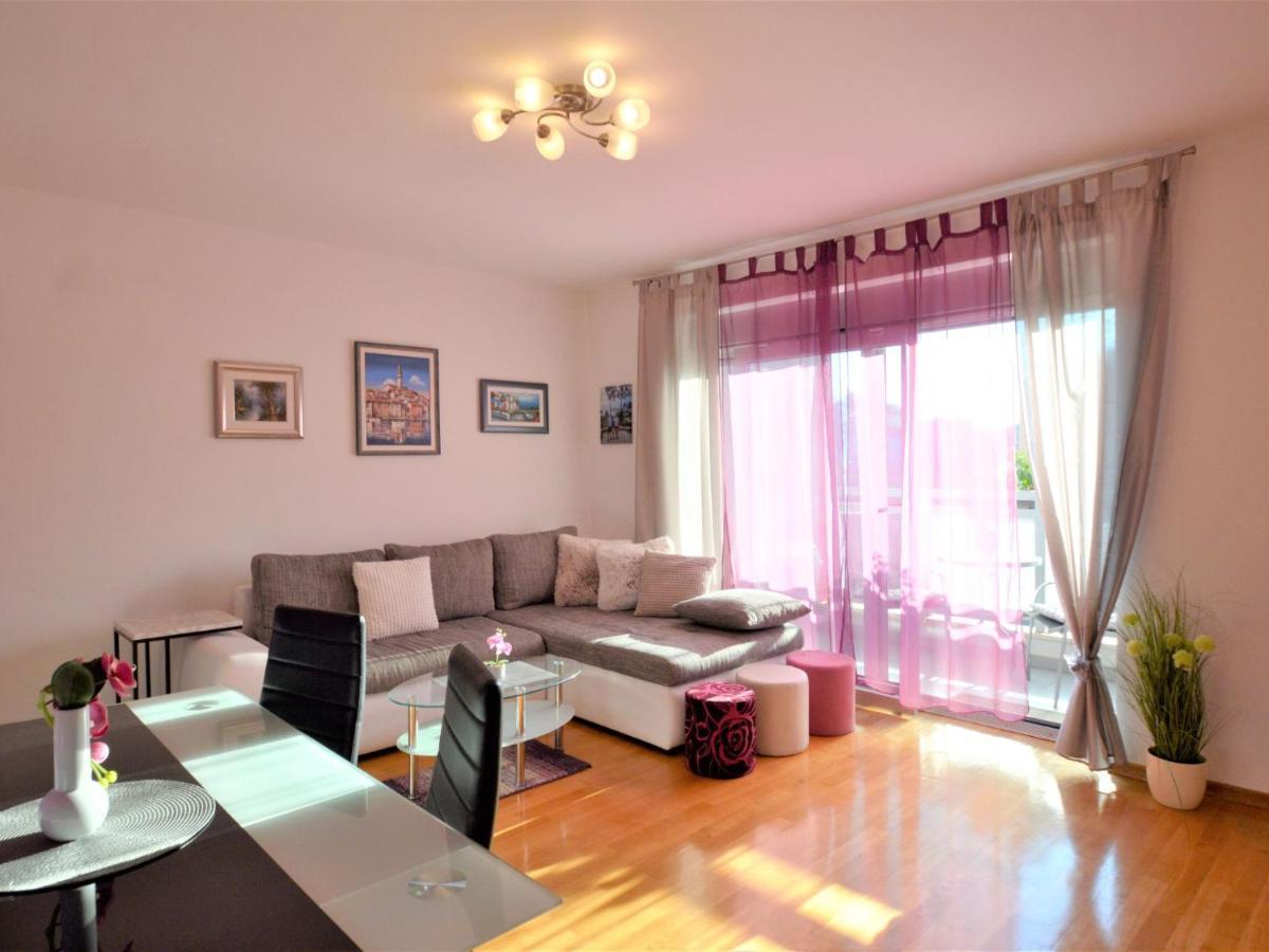 Pinezic - Roj117 By Interhome Apartment